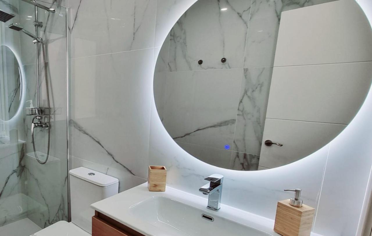 Gleaming & Well Located In Center Appartement *